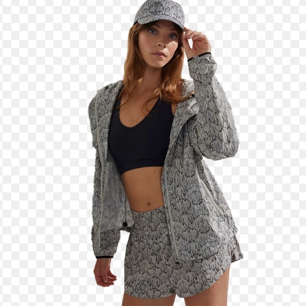 Varley Womens Print Terrace Running Jacket Size Small New Reflective Windbreaker